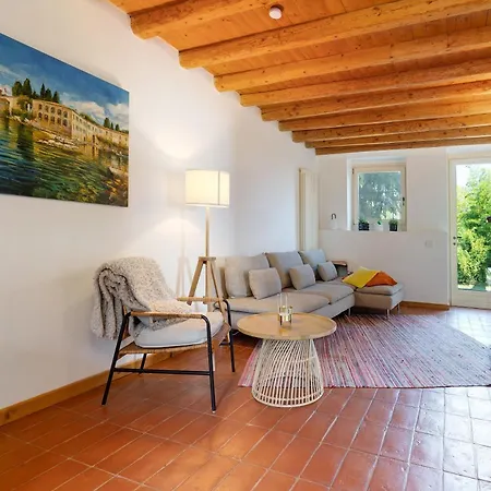 Haus Mit Tollem See -und Bergblick