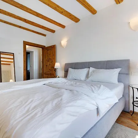 Holiday home Haus Mit Tollem See -und Bergblick Gargnano