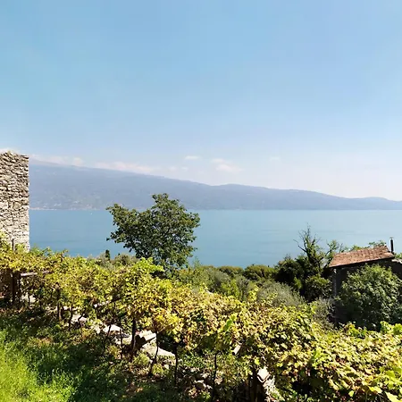 Haus Mit Tollem See -und Bergblick Holiday home Gargnano